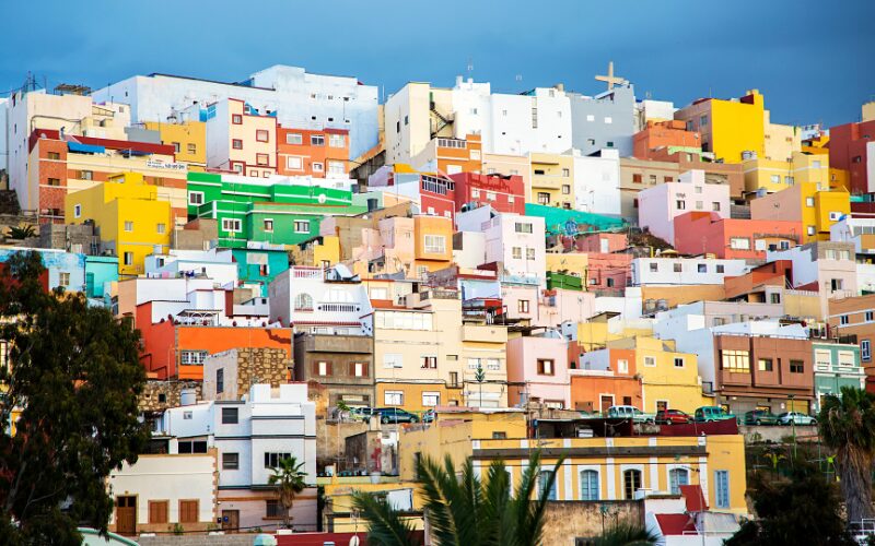 Oplev de skønne farverige bygninger over alt på Gran Canaria