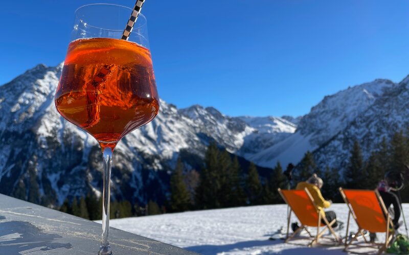 Nyd en kold cocktail på pisterne i Kirchberg