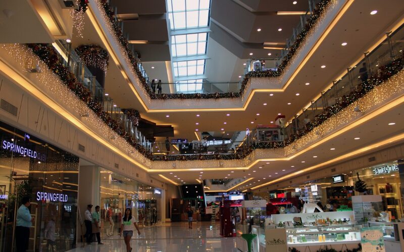 Vil du have endnu mere shopping, tag til Dandy Mega Mall