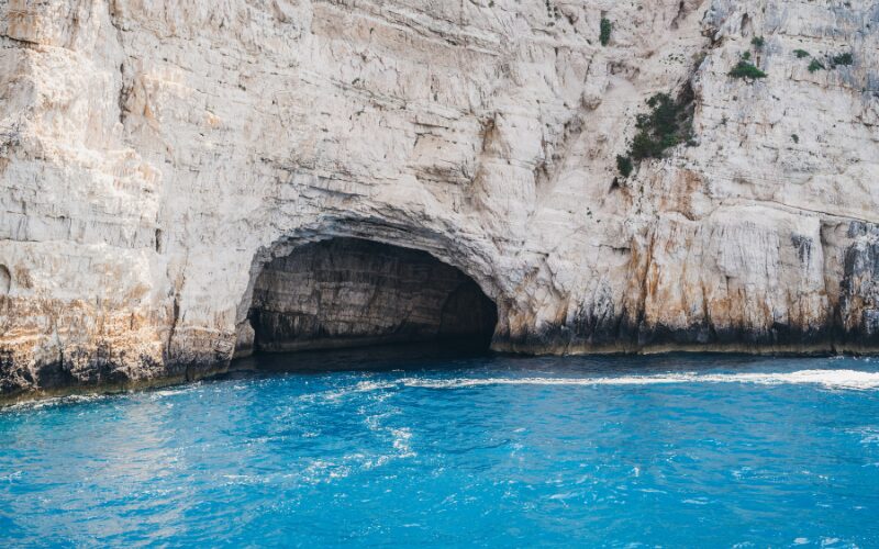 Disse Blue Caves skal opleves med egne øjne