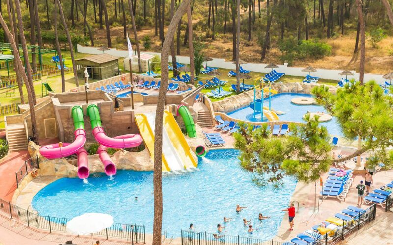 Giv dine børn deres livs ferie på AluaSun Marbella Park